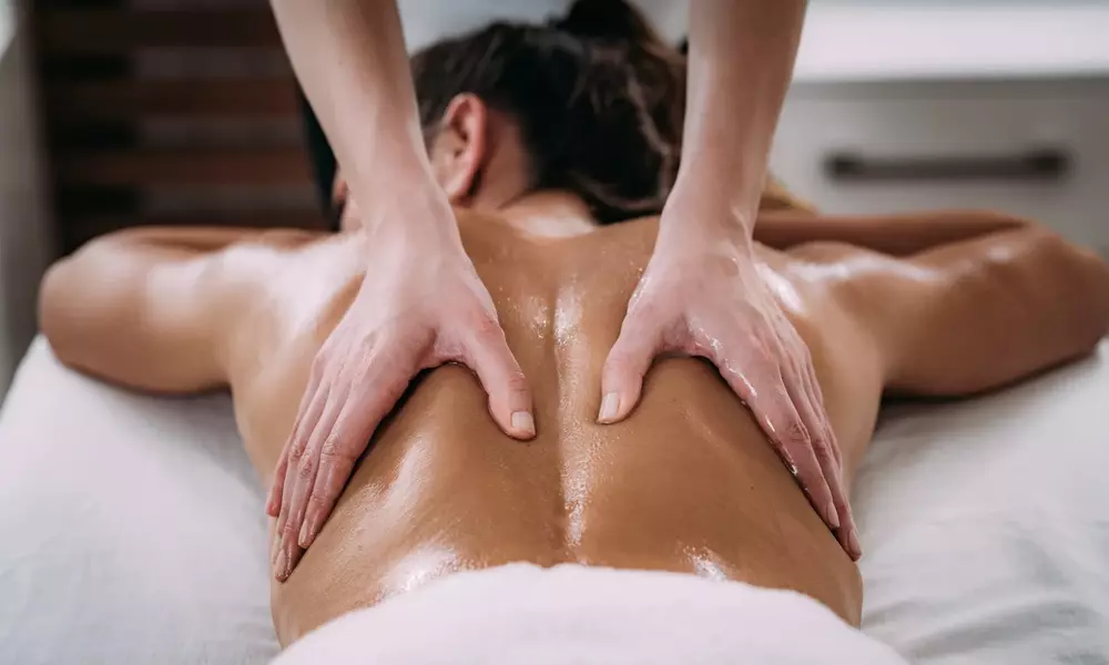 ماساژ دیسک کمر: راهی به سوی زندگی بدون محدودیت