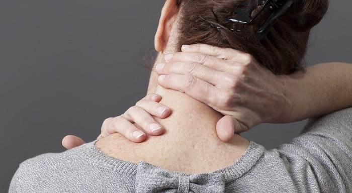 تورتیکولی یا کجی گردن چیست؟ از علائم تا درمان